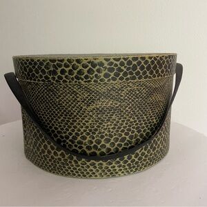 VTG  Snakeskin Patterned Storage hatbox Box with Handle. #Boho #retro #cottage
